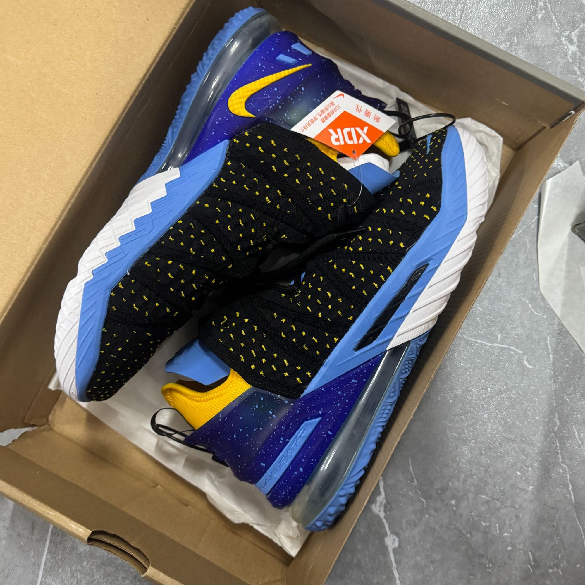 瑕疵款 Nike Lebron 18 EP  实战篮球鞋 男款 黑蓝黄CQ9284-006