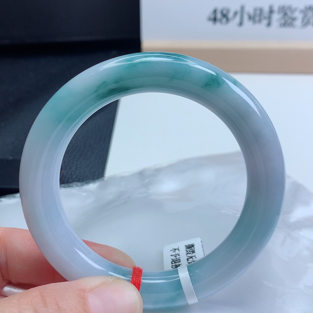 翡翠手镯未镶嵌57圈口