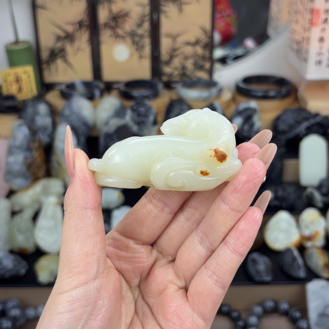 ****四和田玉未镶嵌手链