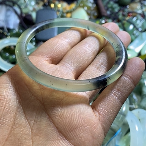 岫玉手镯未镶嵌60口径