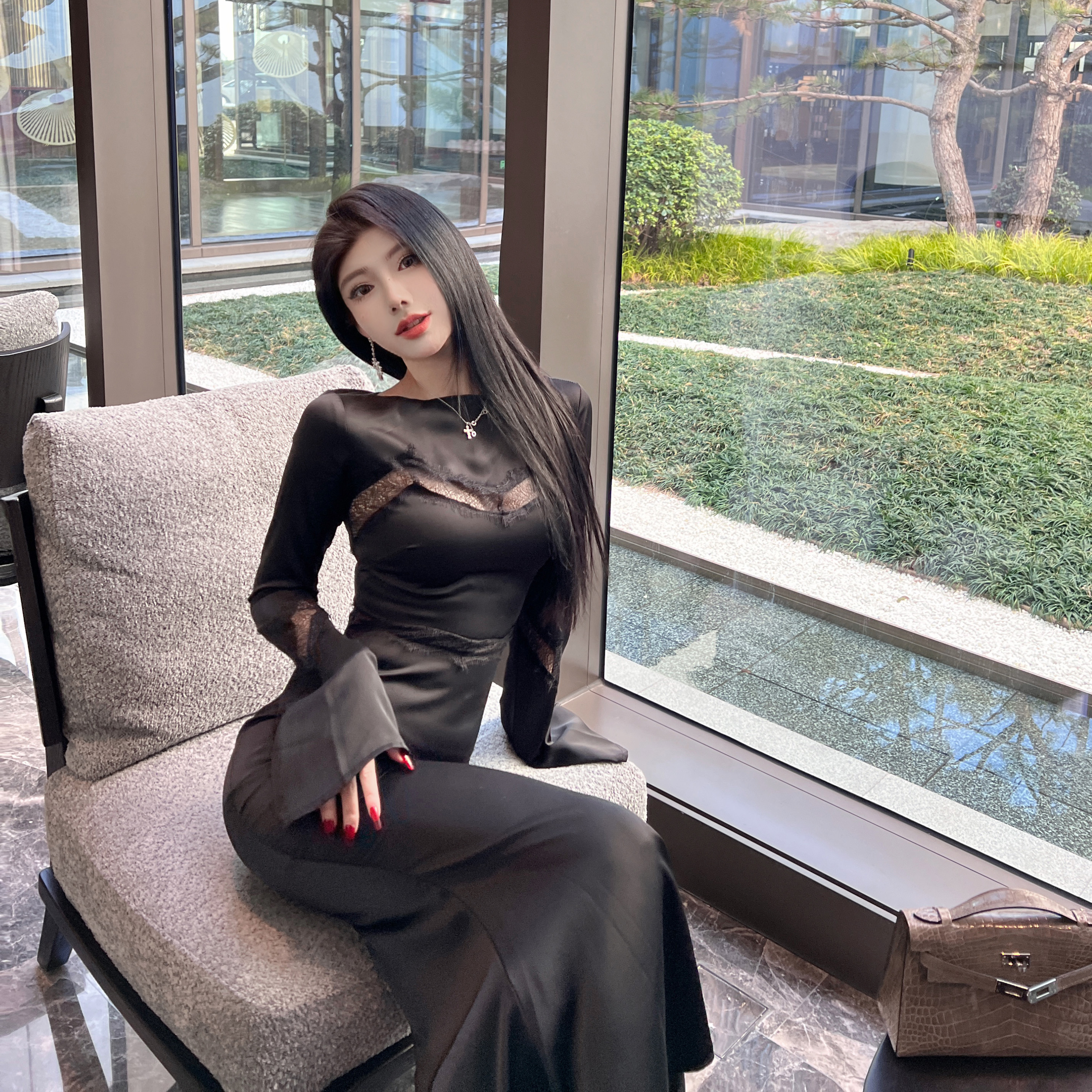 648性感小心机蕾丝镂空拼接连衣裙女辣妹喇叭袖紧身包臀长裙3547