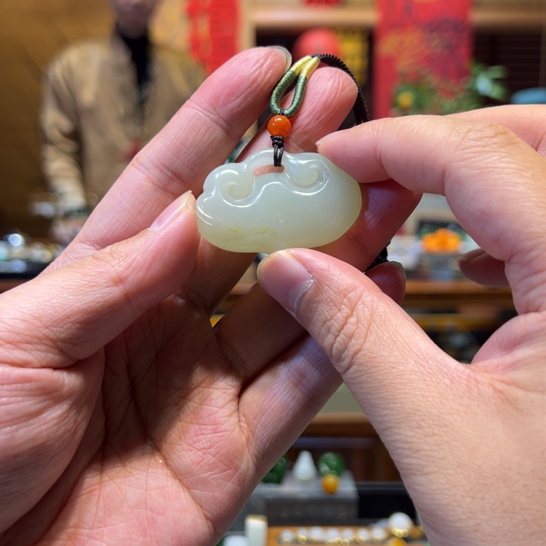 和田玉颈饰未镶嵌