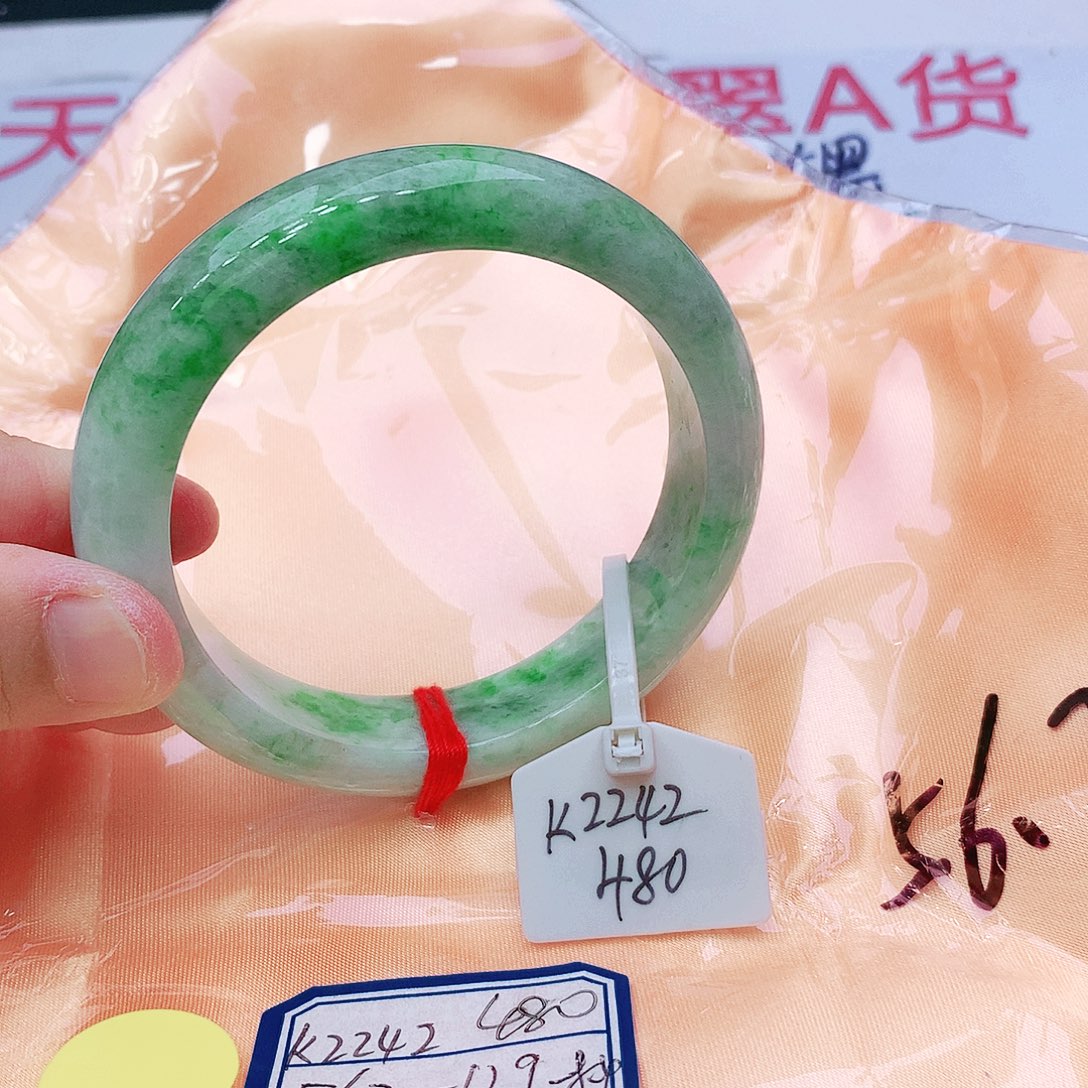 翡翠未镶嵌手镯我
