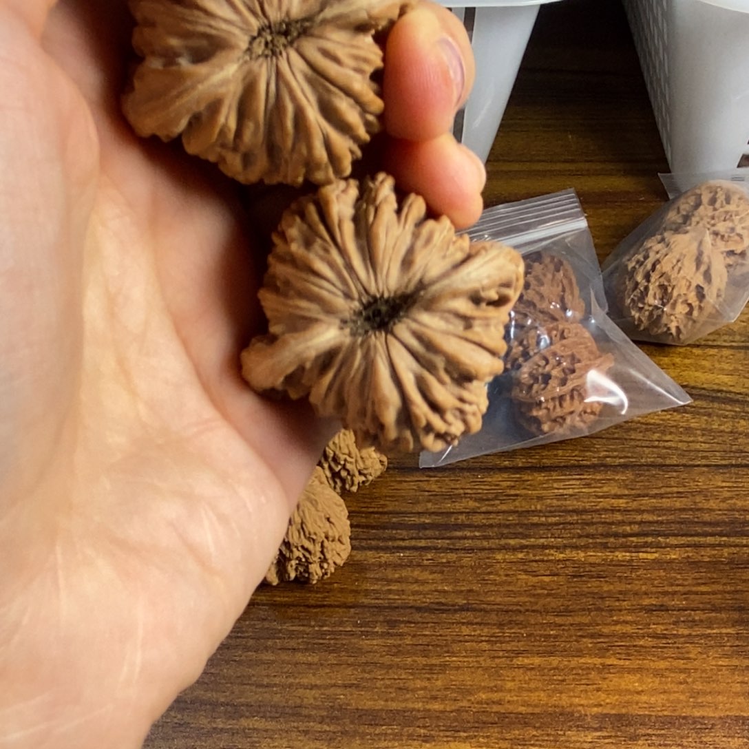 文玩核桃吊坠中**岁四座楼