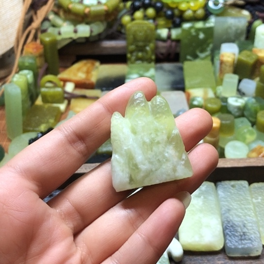 未镶嵌岫玉吊坠A****亲