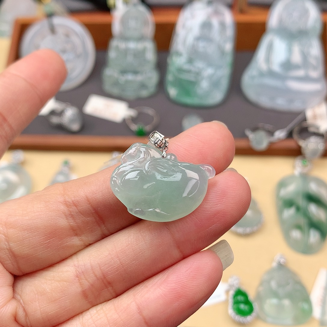 翡翠颈饰18K金镶嵌唐马