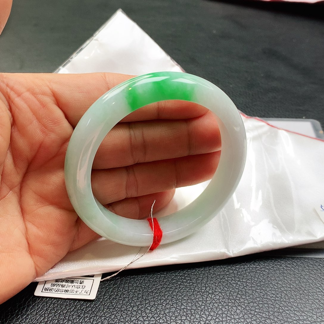 未镶嵌手镯翡翠天然翡翠手镯