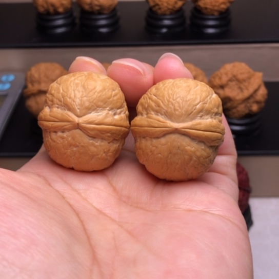 文玩核桃把件碧海龙珠1