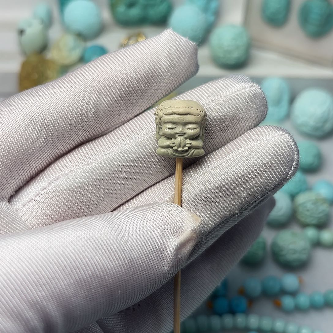 绿松石未镶嵌雕刻件