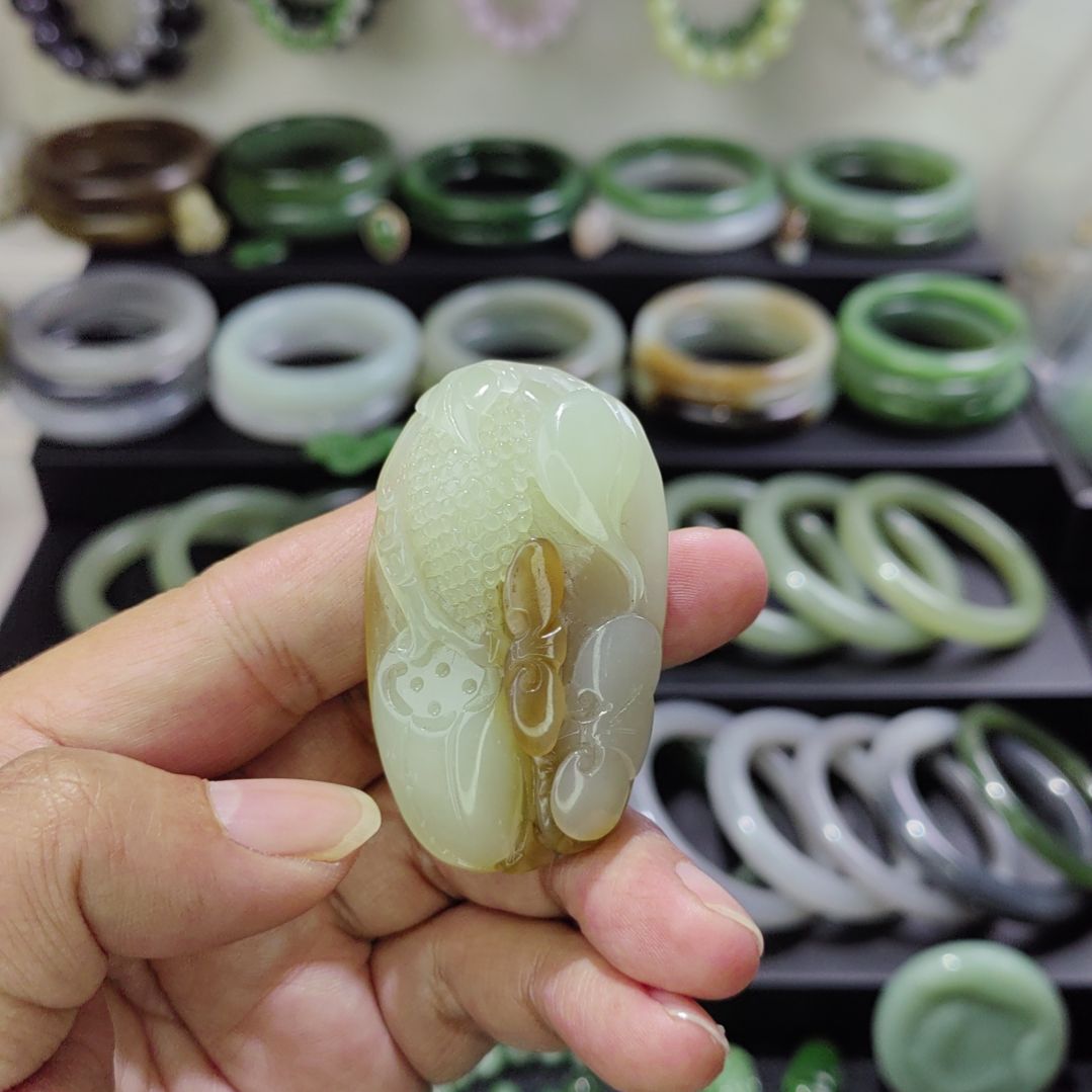 和田玉未镶嵌颈饰