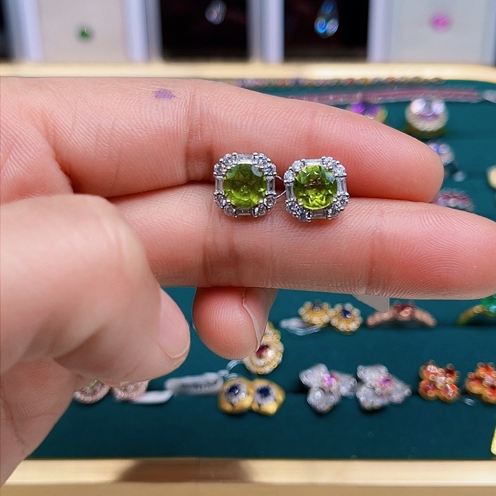 橄榄石耳饰银S925镶嵌