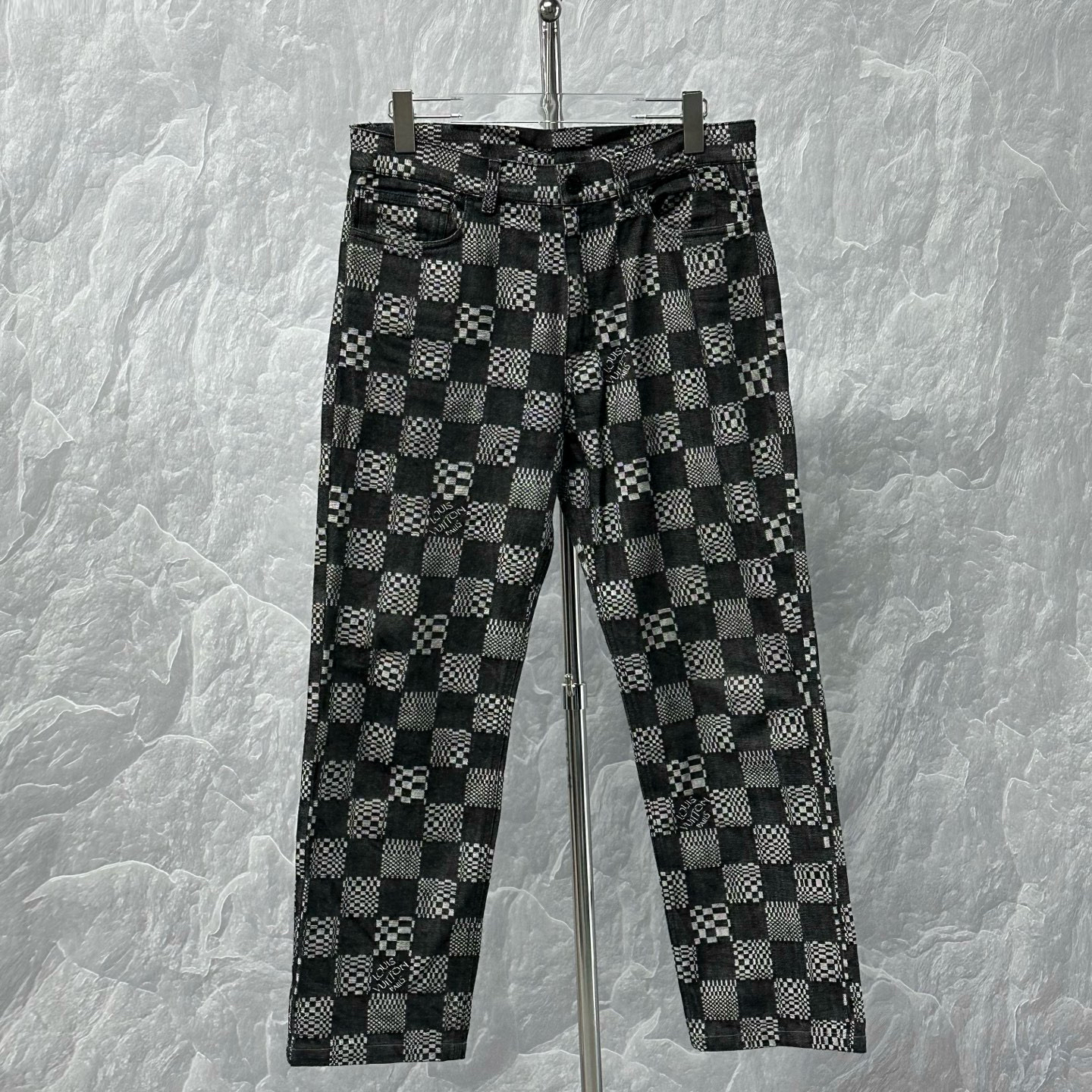 99新 LouisVuitton/路易威登 棋盘格牛仔长裤 32码 D15829