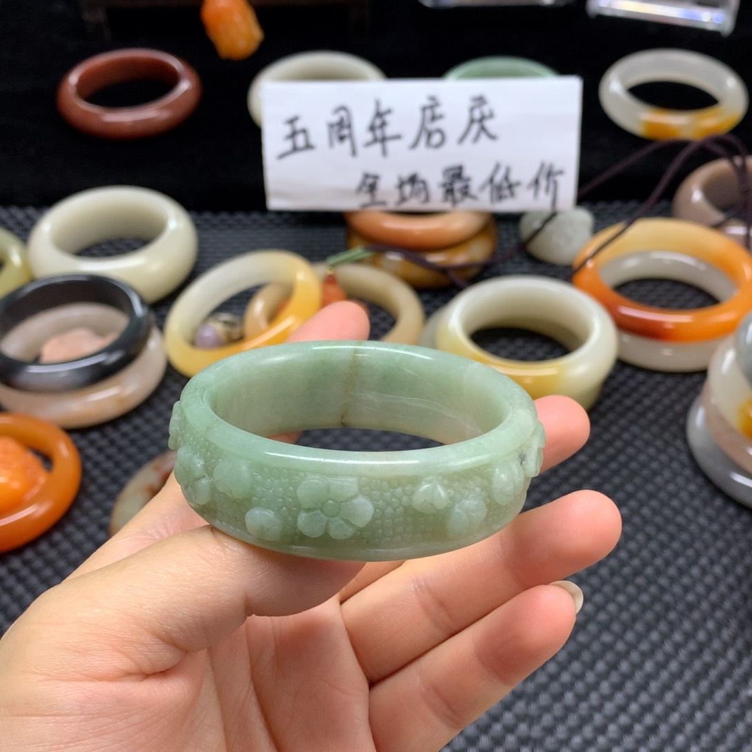 手镯石英质玉未镶嵌