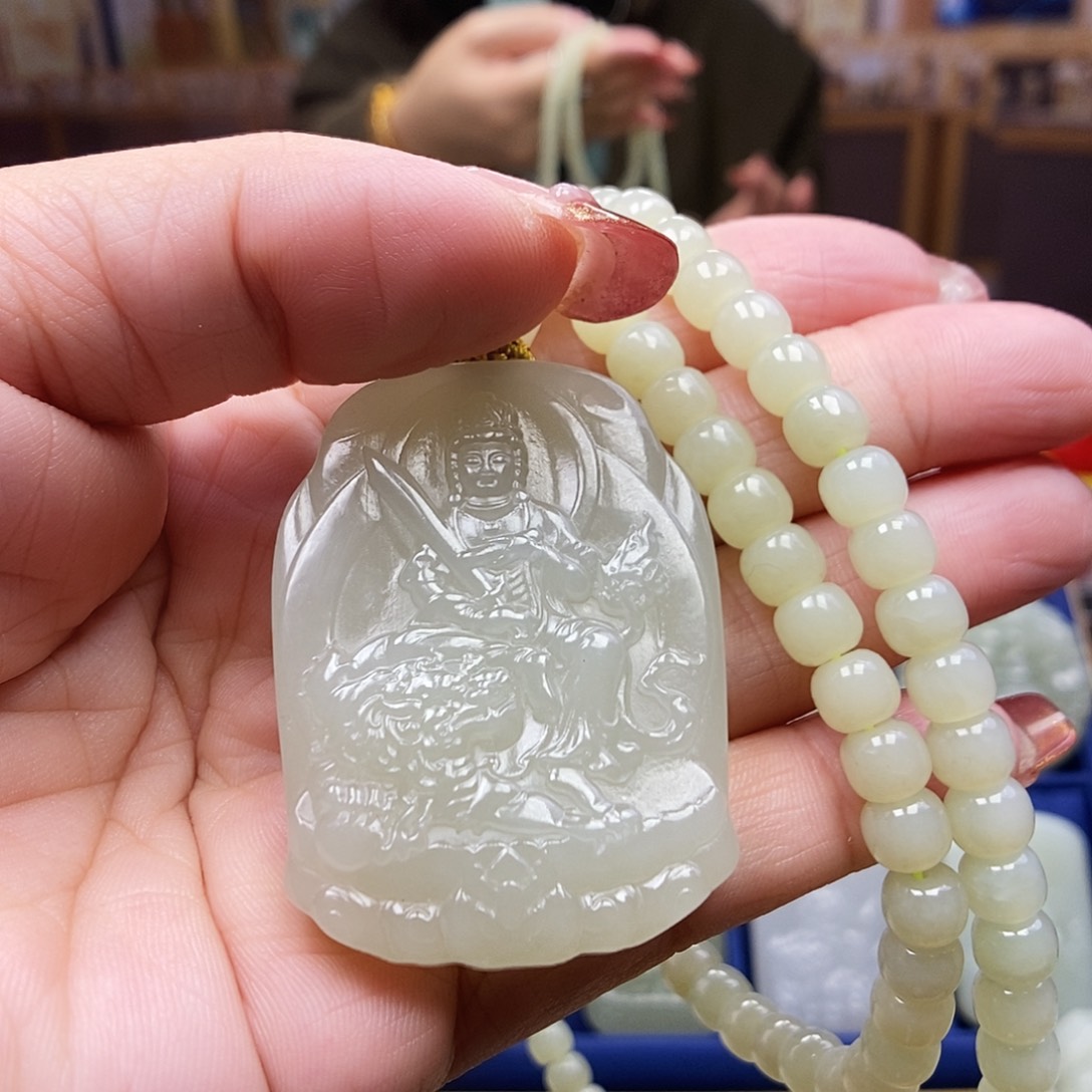 和田玉（糖玉）颈饰未镶嵌心**成