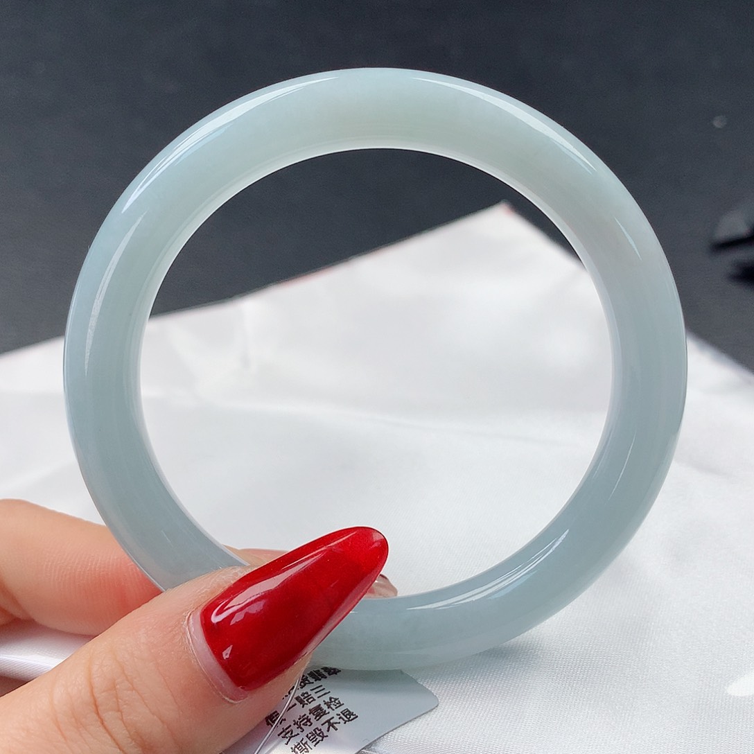 翡翠手镯未镶嵌84圆57