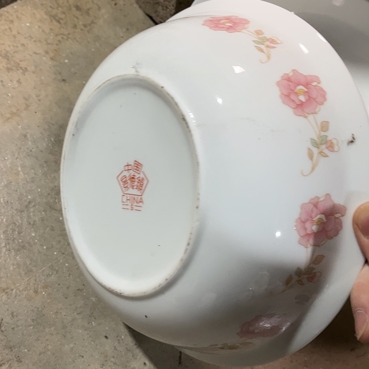 瓷片景德镇陶瓷汤碗。24厘米。