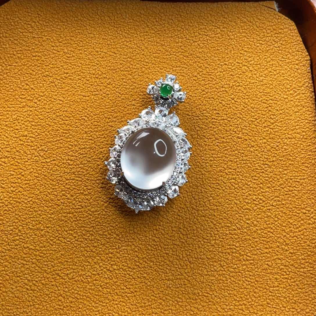 石英质玉颈饰未镶嵌米