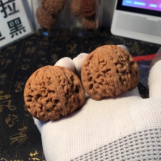 把件文玩核桃南彊石48mm