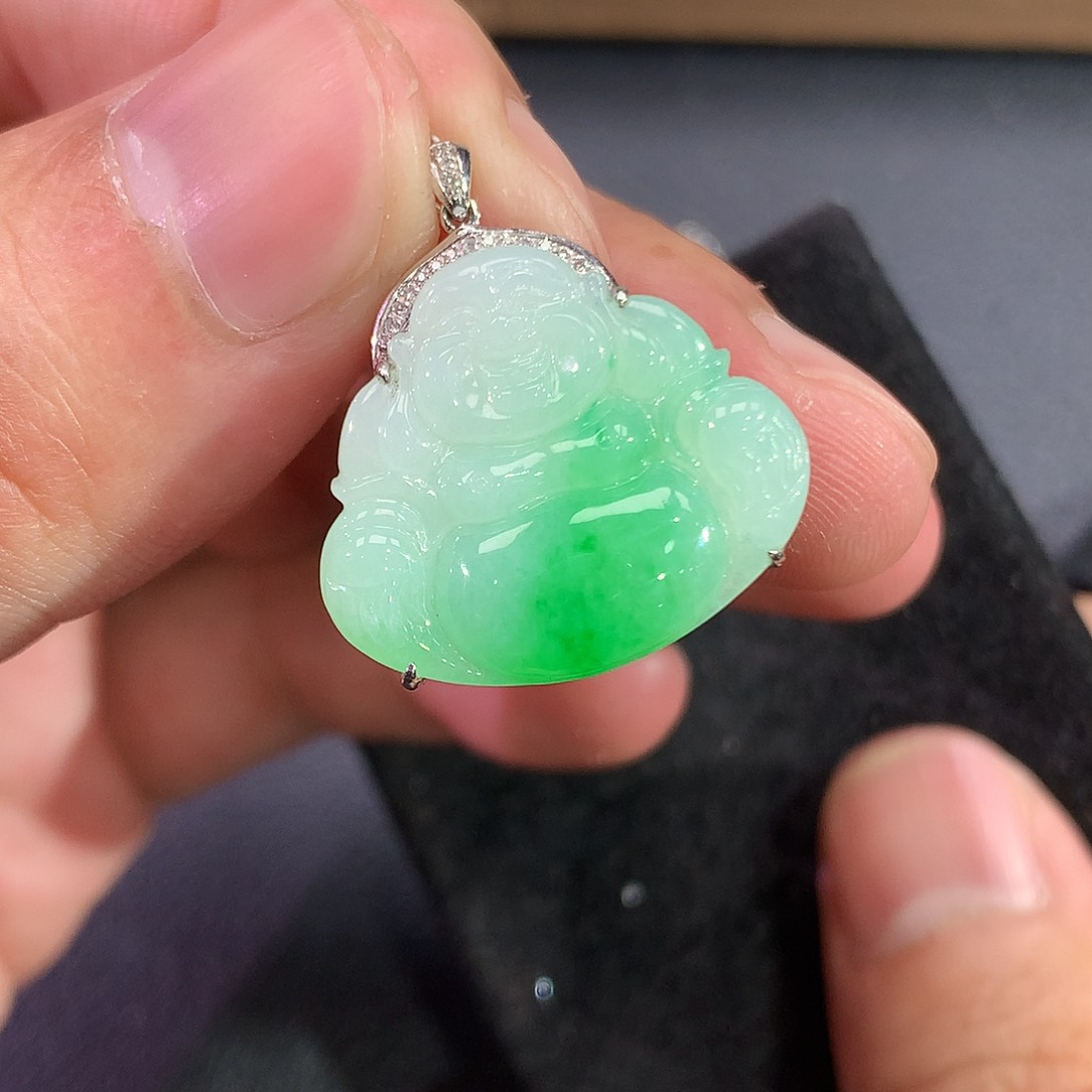 翡翠吊坠(赠链)18K金镶嵌