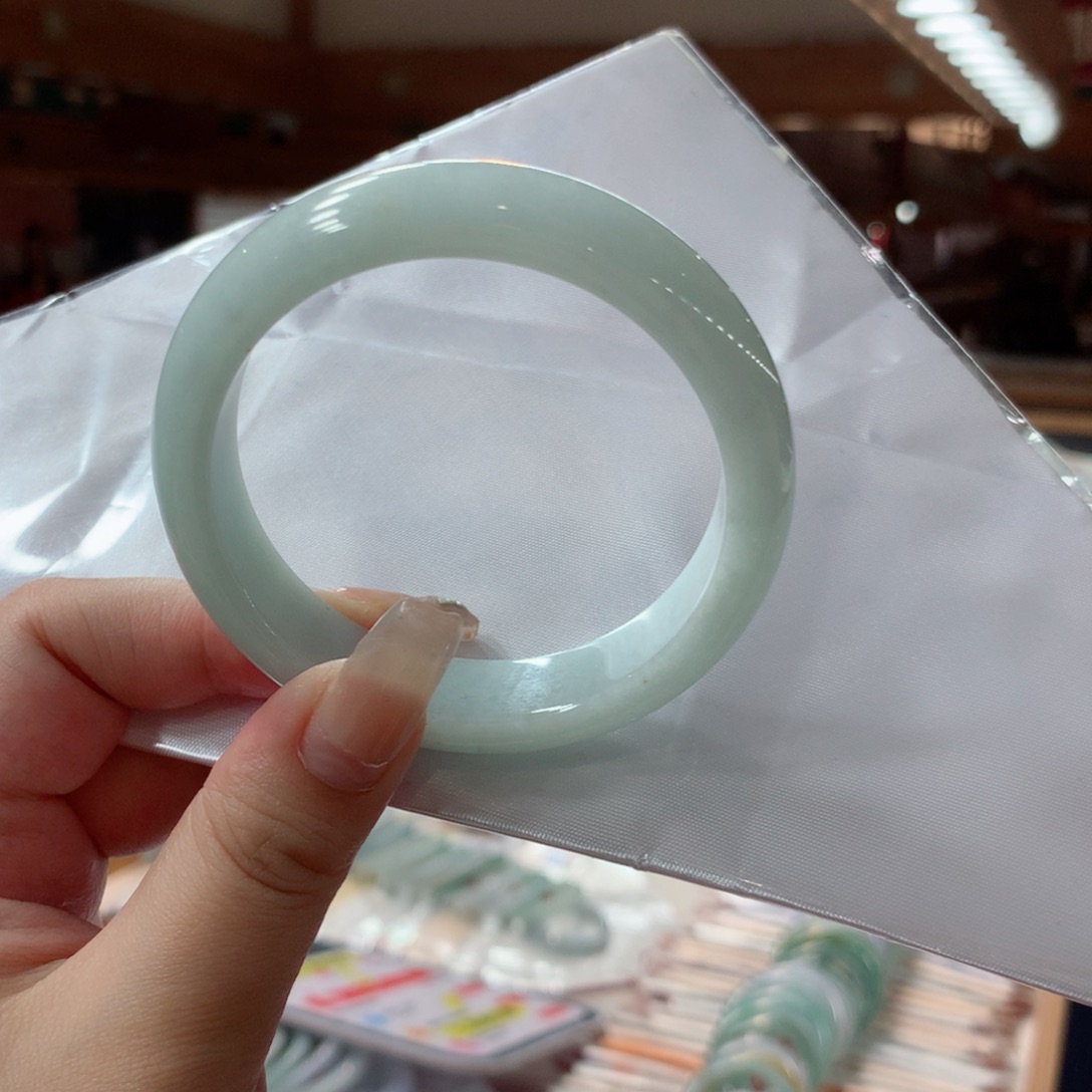 翡翠手镯未镶嵌买断