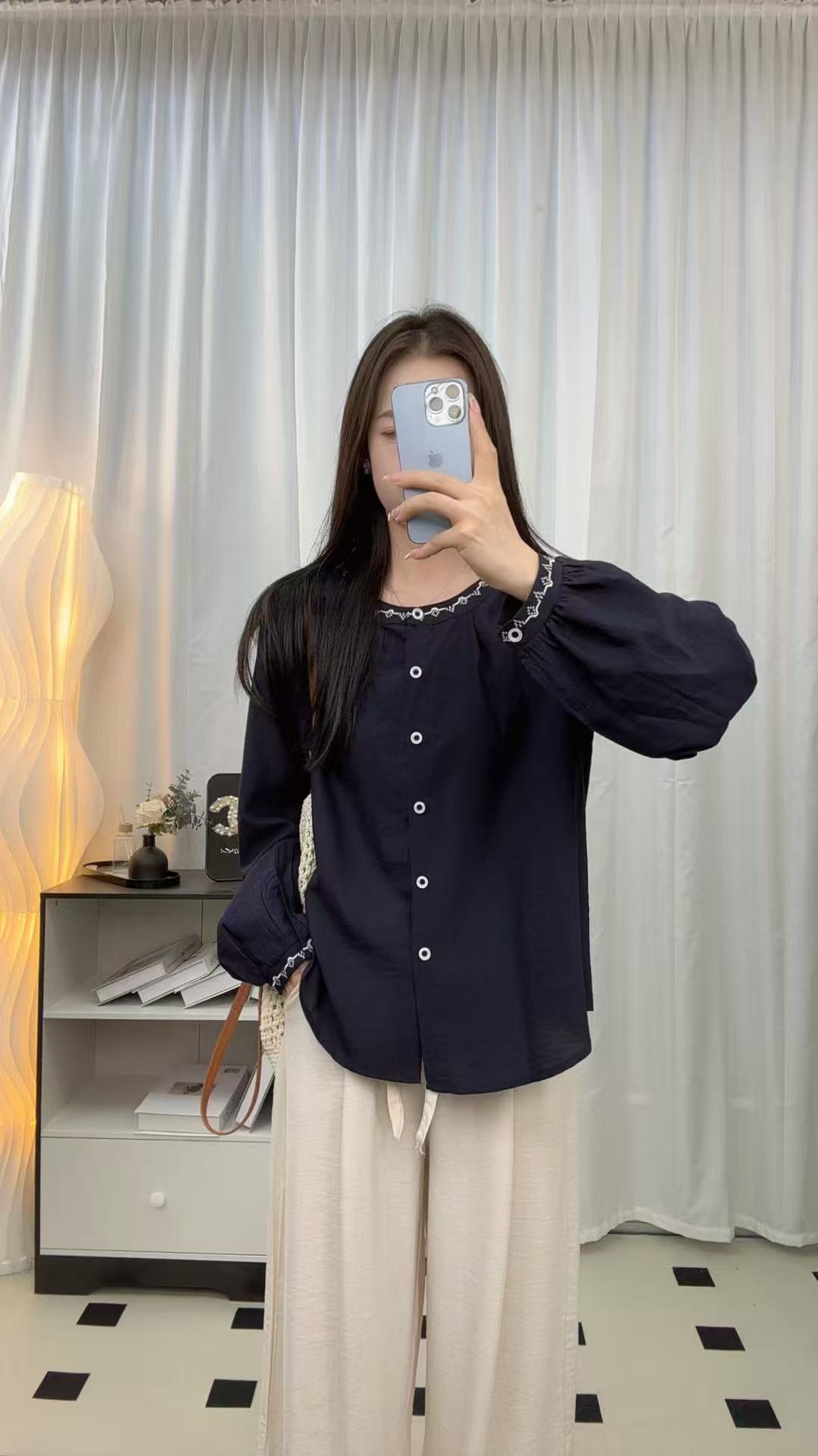 2025秋装新款大码女装宽松显瘦衬衫设计感上衣国风刺绣花边衬衫