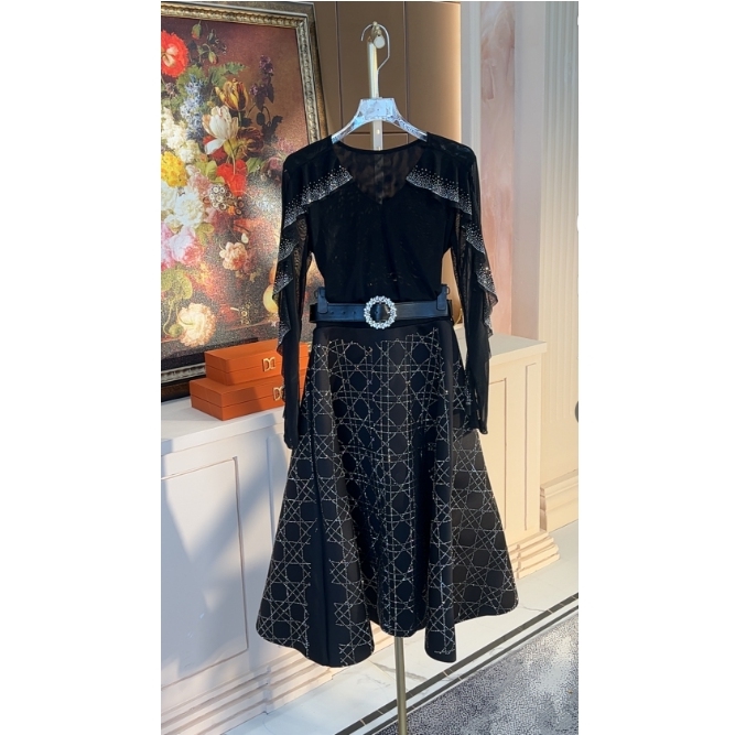 芙娜妮轻奢秋冬新款小众设计衬衫气质显瘦女装时尚上衣F2510778A