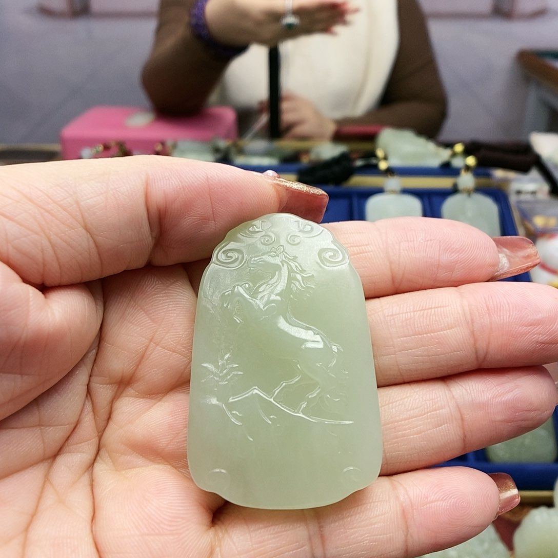 【闪购商品】和田玉颈饰未镶嵌か****か