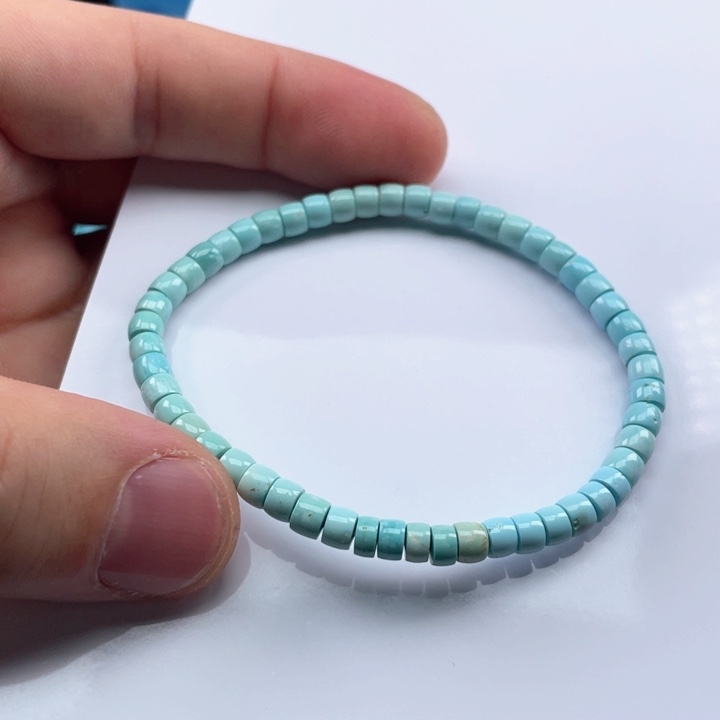 绿松石颈饰未镶嵌