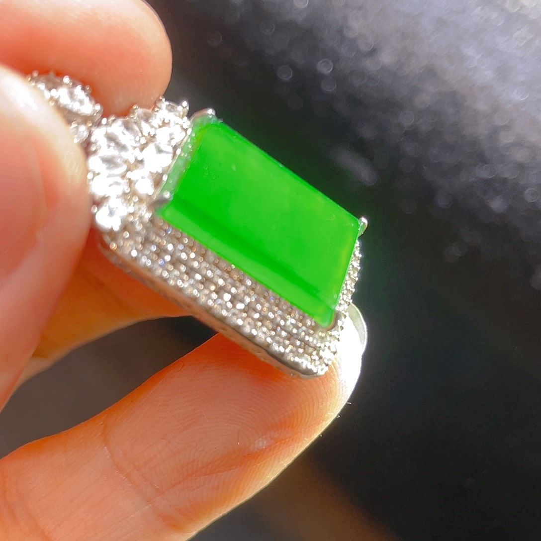 翡翠颈饰银S925镶嵌翡翠