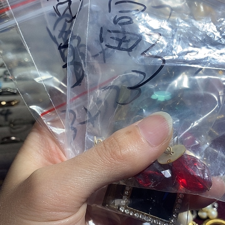 锆石纯铜合金耳饰