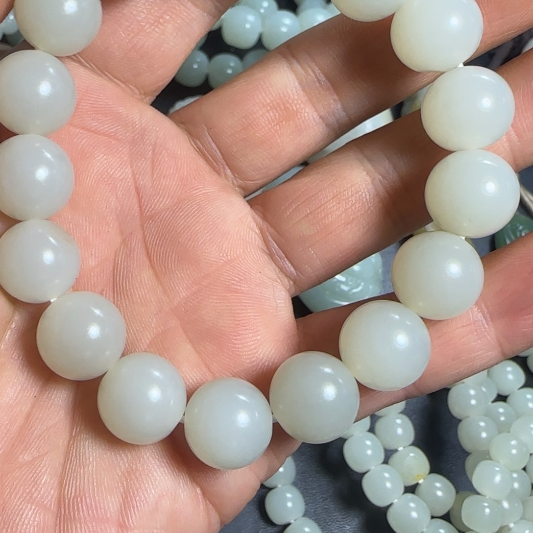 未镶嵌手链和田玉凯*