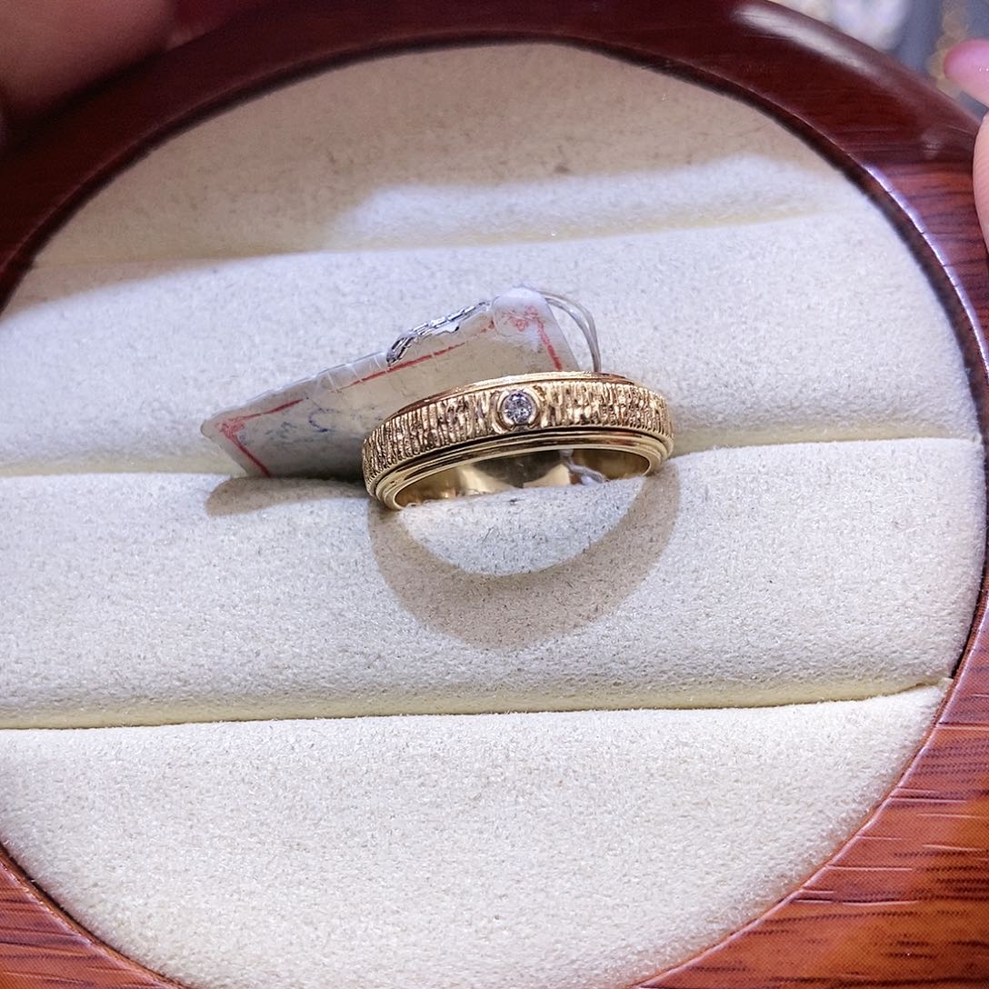 钻石戒指/指环18K金镶嵌k黄单钻转动戒指