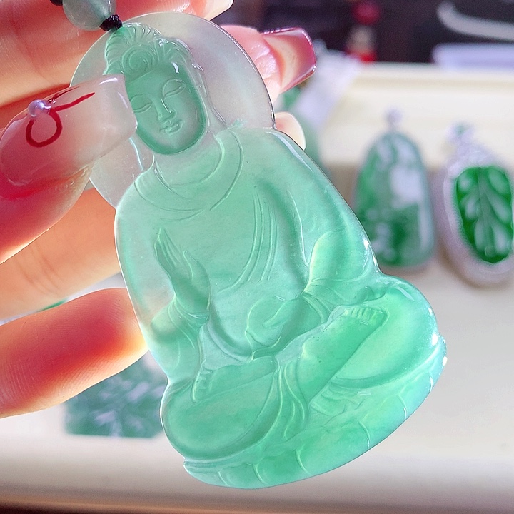 翡翠颈饰未镶嵌天然