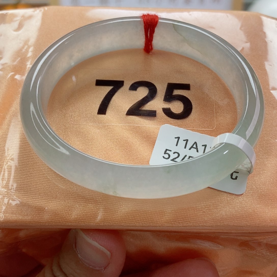 翡翠手镯未镶嵌天然A货翡翠