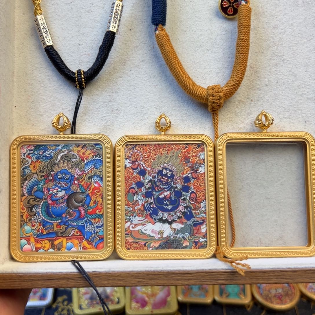 狼***羊吊坠双面定制黑财收入呢➕六臂大黑天