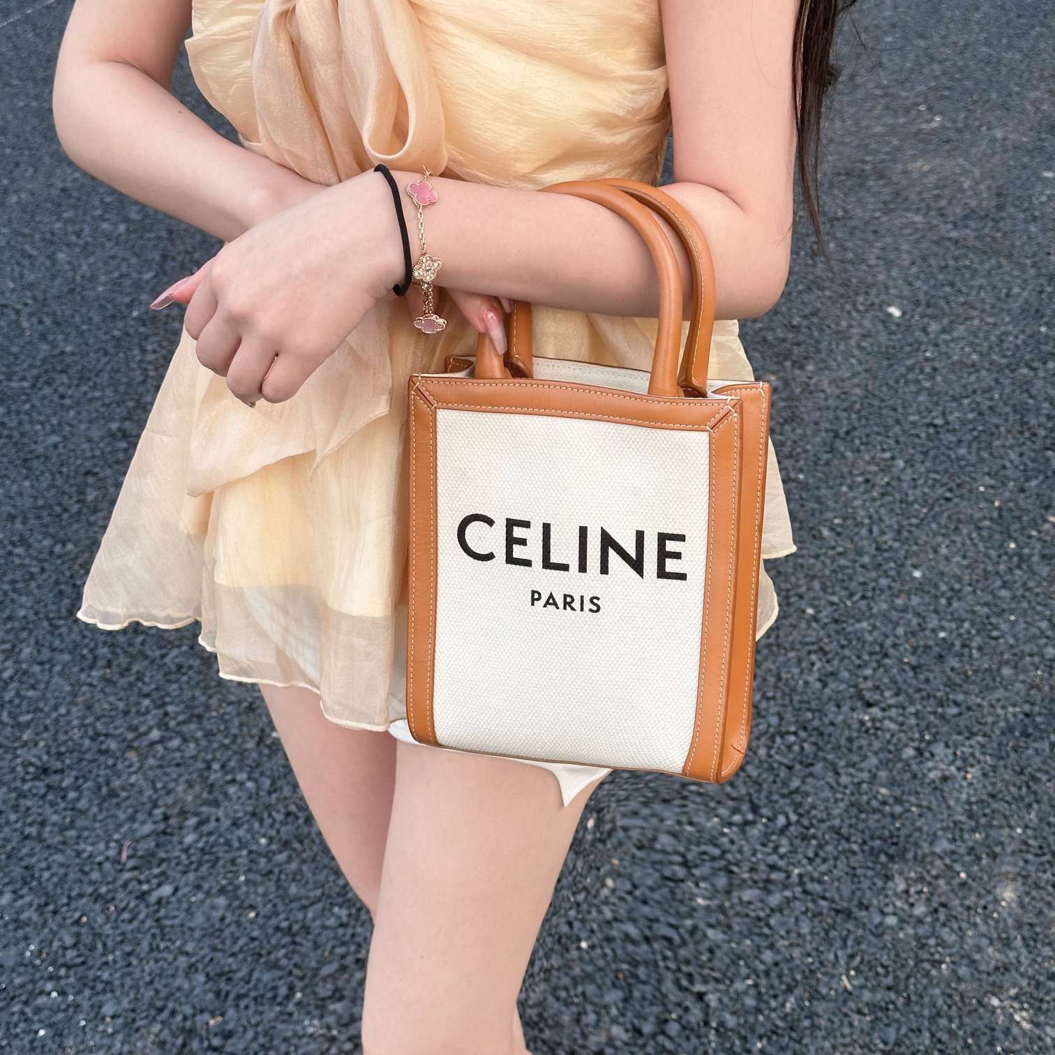 未使用 Celine/思琳 入目 闲置小琴谱斜挎包 29727