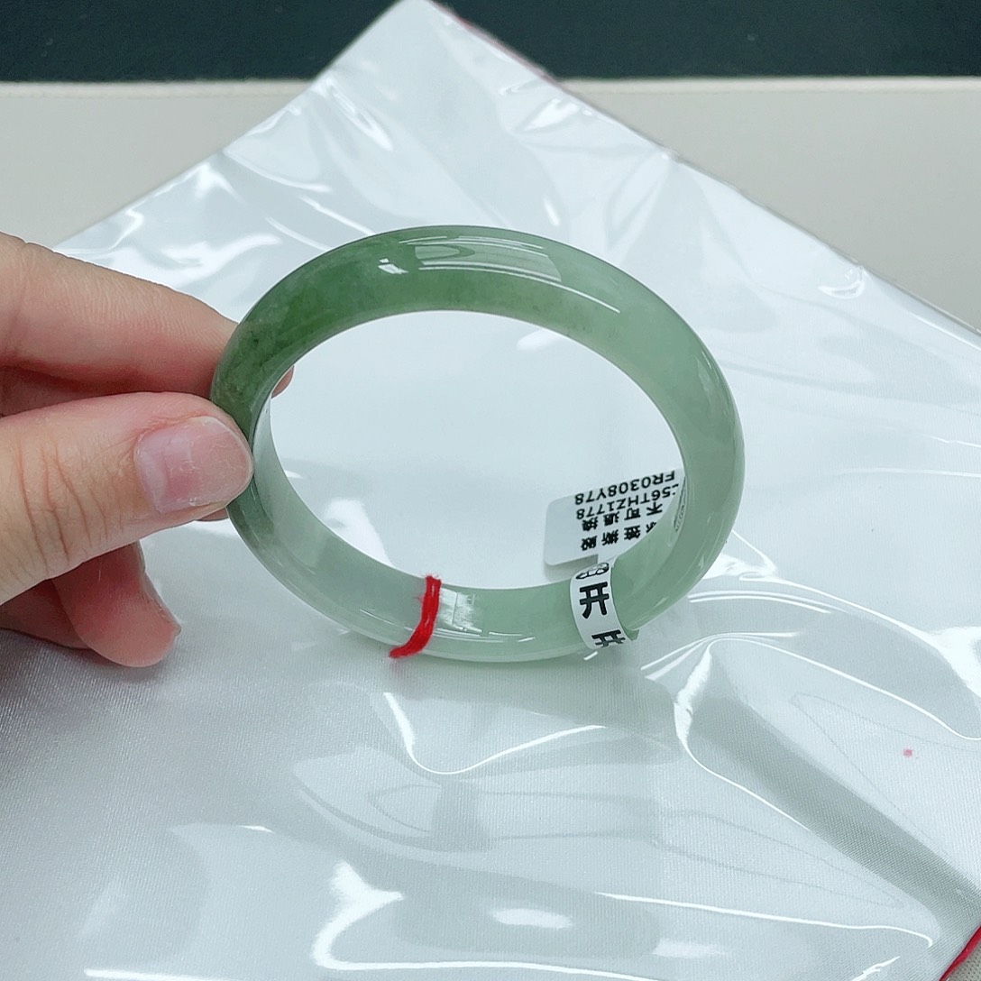 翡翠未镶嵌手镯正56