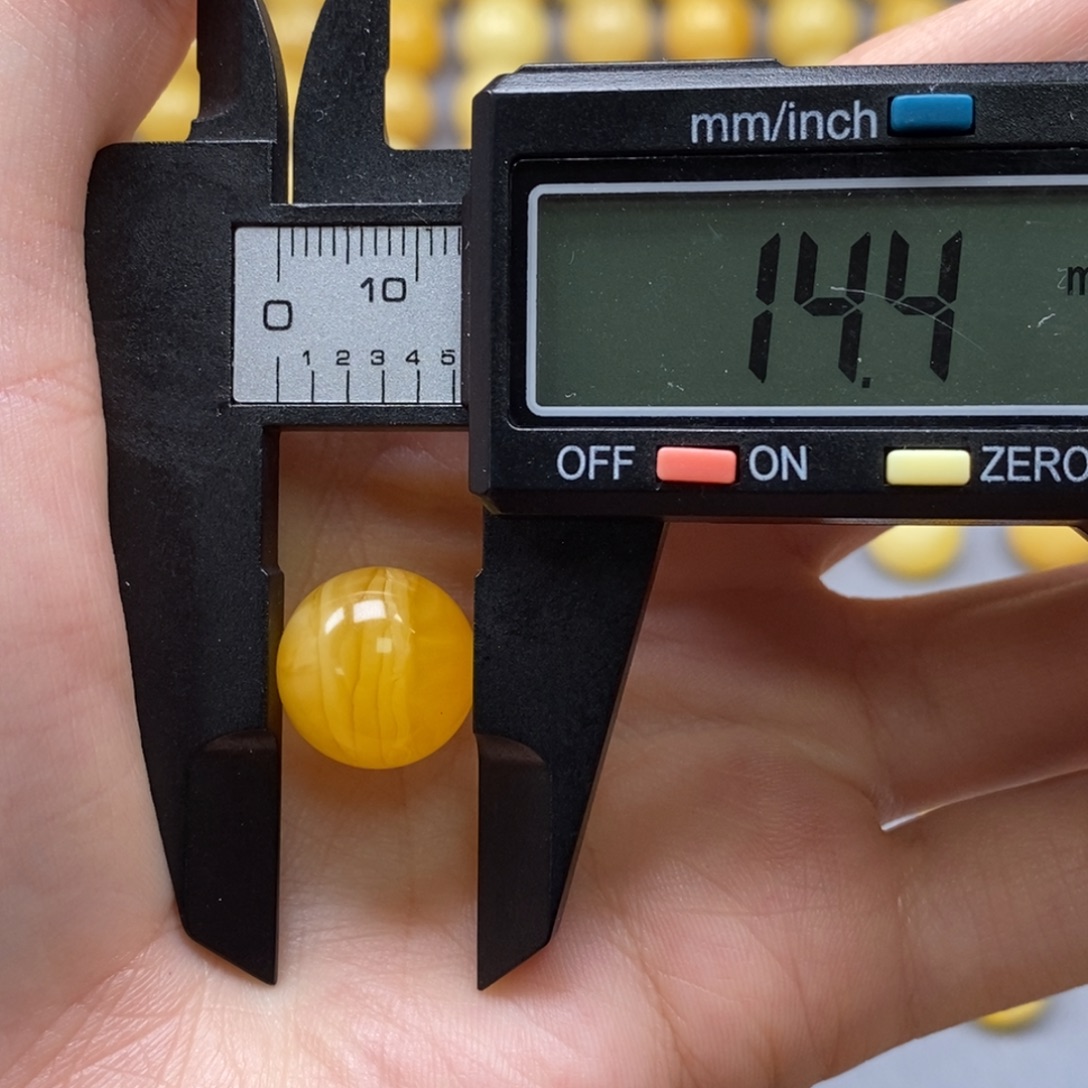 琥珀未镶嵌裸石纯天然
