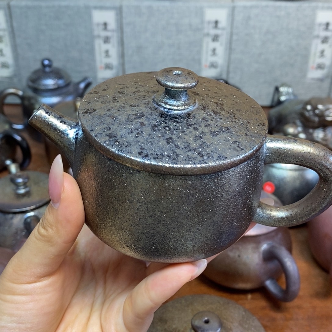 澐***云南建水柴烧复烧壶