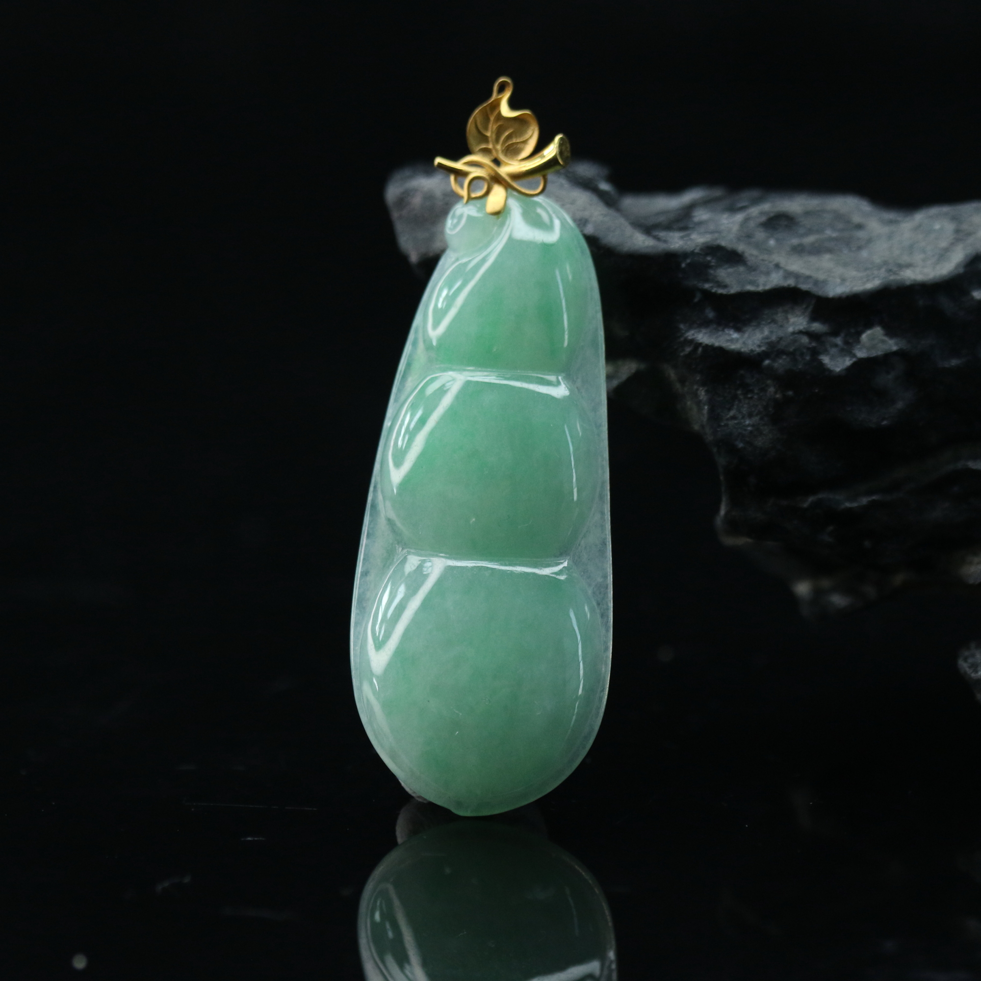 40天然缅甸翡翠A货18k豆子吊坠/300059/上海嘉禾拍卖