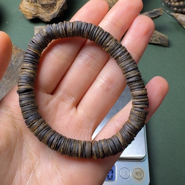 沉香手串玉**哥海南乌身圆叶皮油沉水老料8.8克