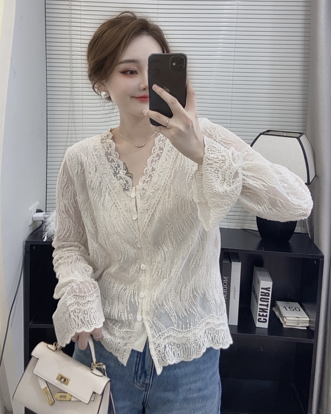 【洋洋】新款法式V领喇叭袖蕾丝衫上衣高级感宫廷风小衫