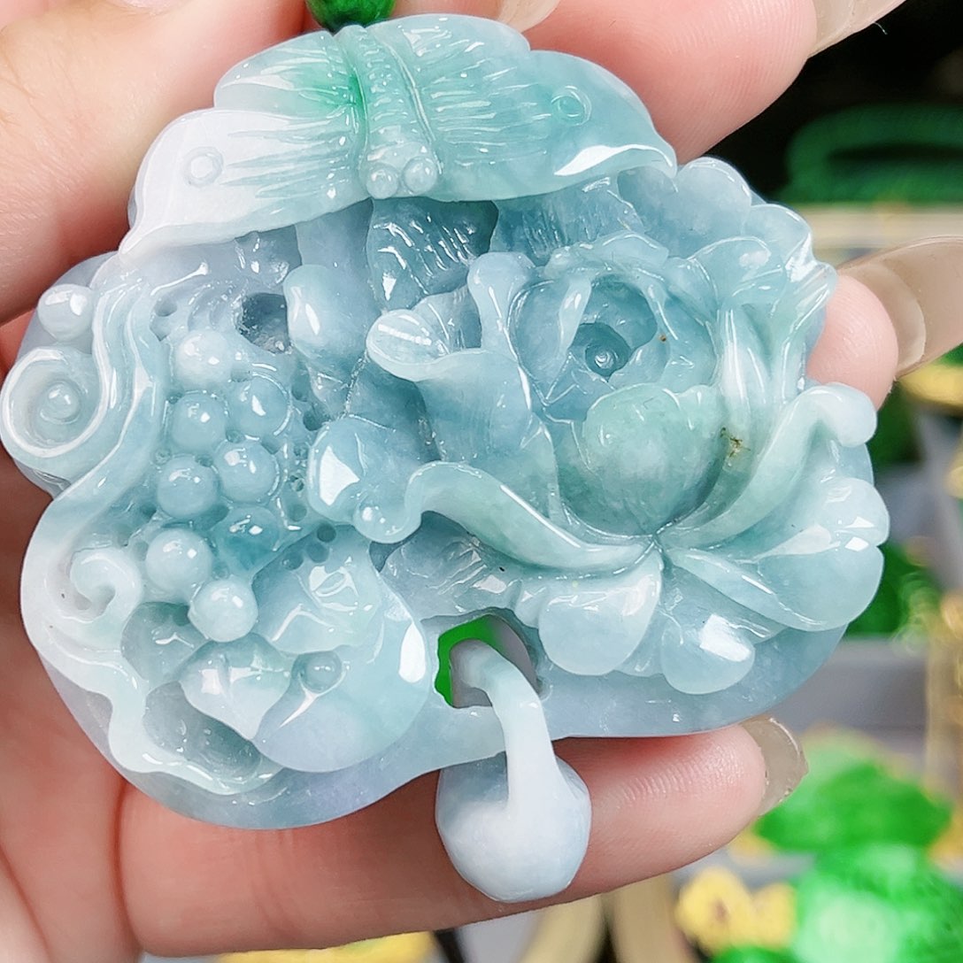 翡翠颈饰未镶嵌吊坠