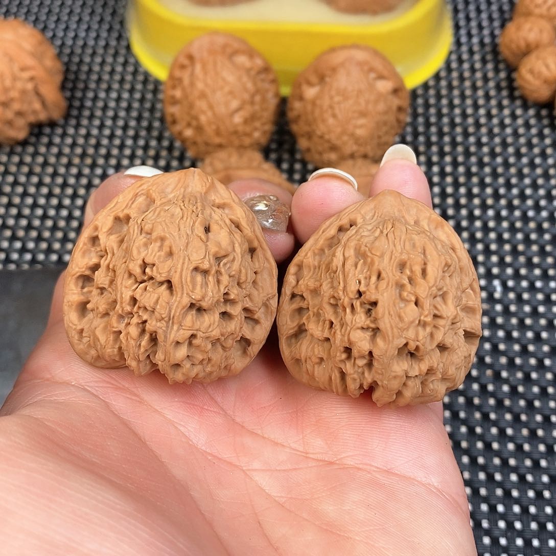 文玩核桃把件37➕南疆石