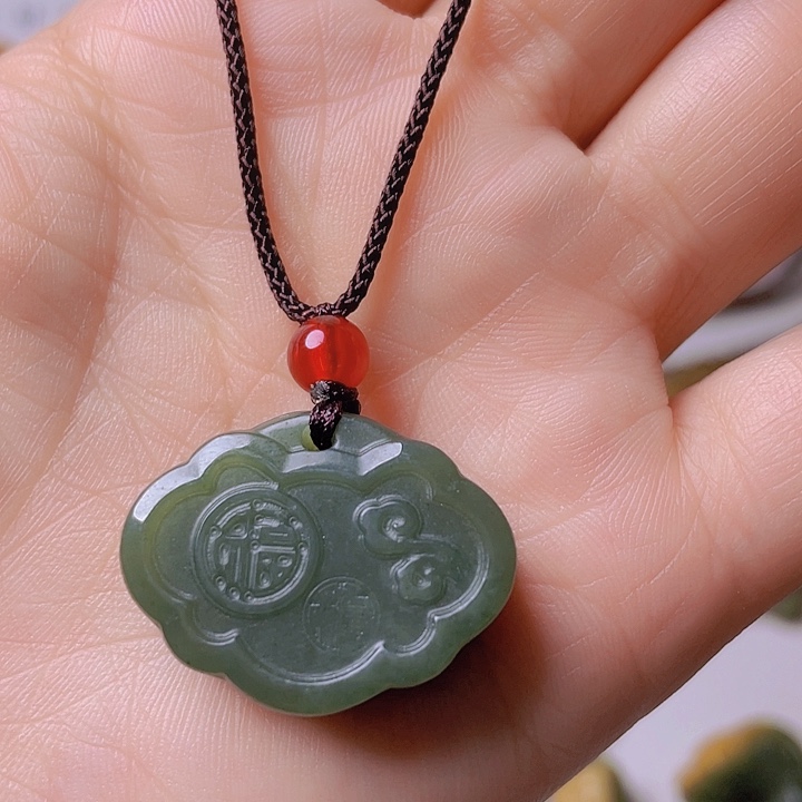 和田玉手把件未镶嵌