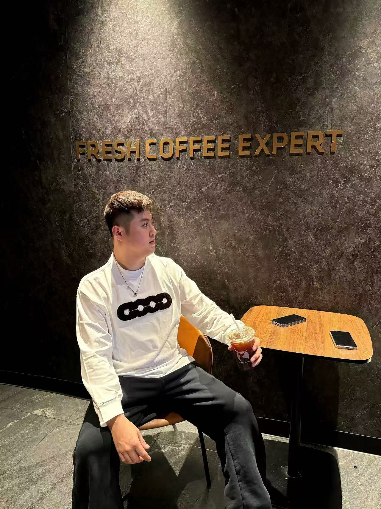 3663毛巾绣早春新款长袖打底T恤