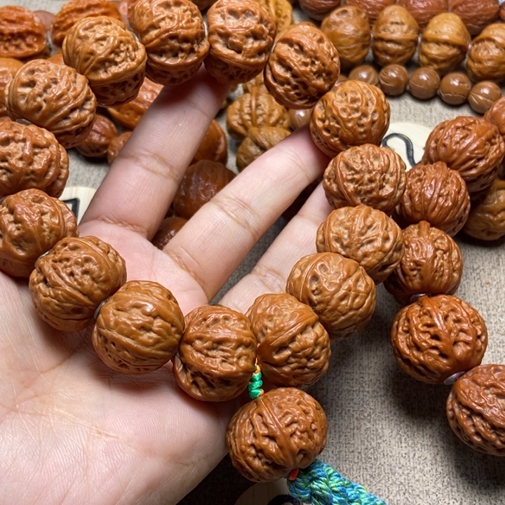 文玩核桃吊坠二**时珊瑚八棱