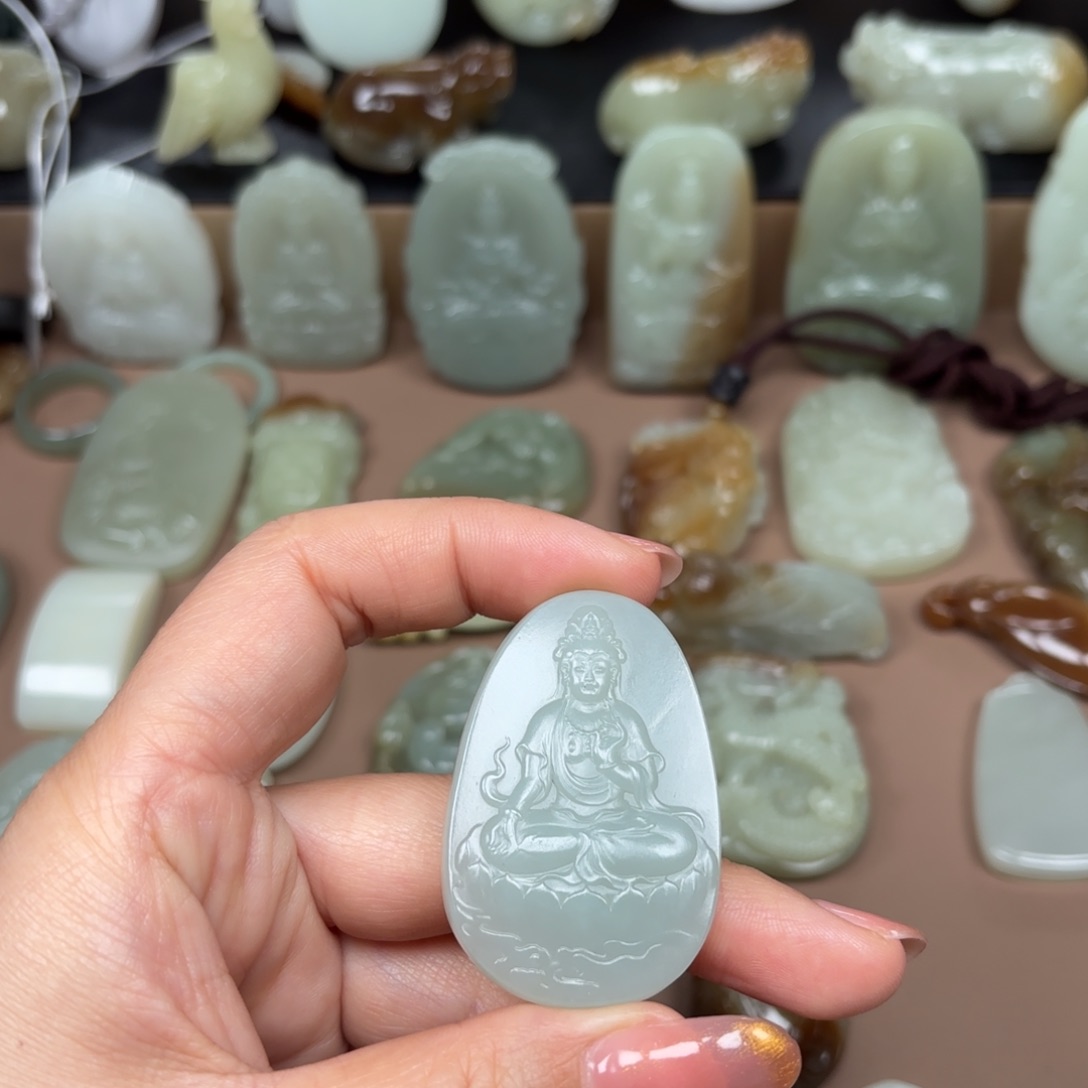 和田玉颈饰未镶嵌