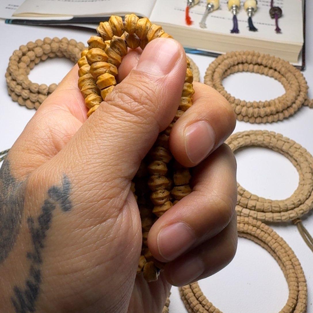 m***o柏香籽/百香籽吊坠