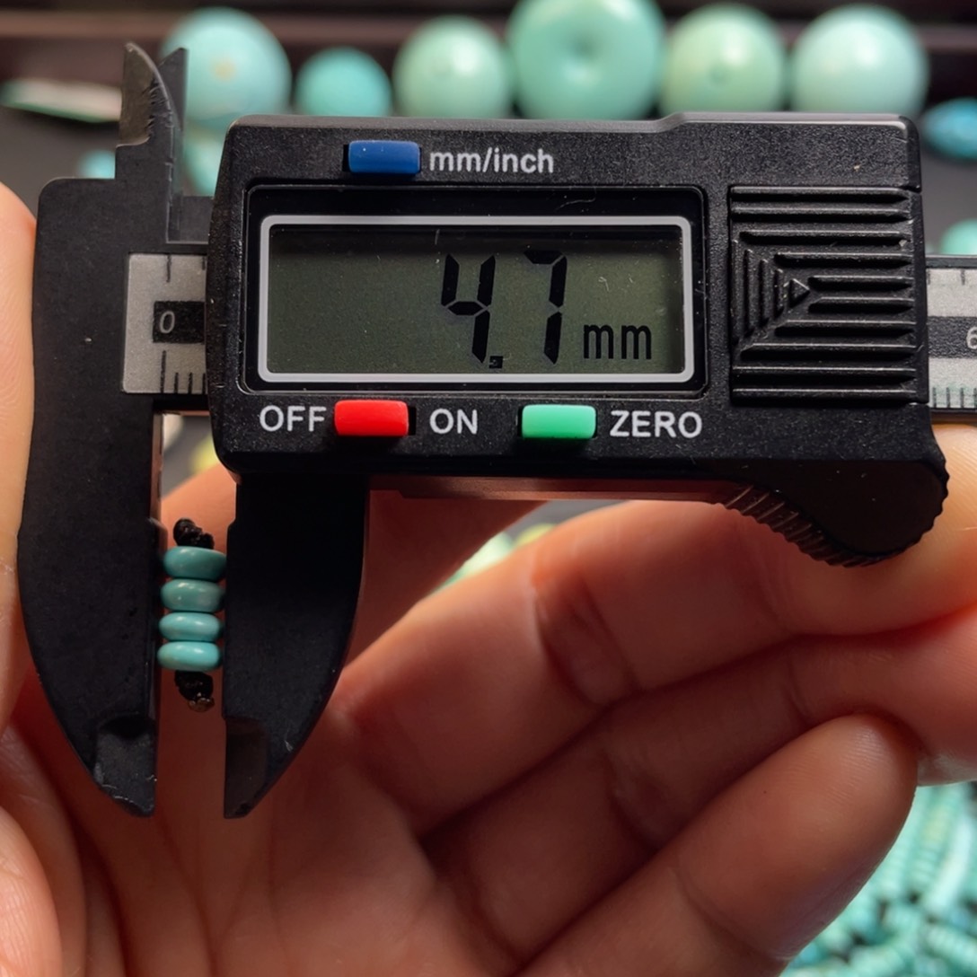 绿松石颈饰未镶嵌